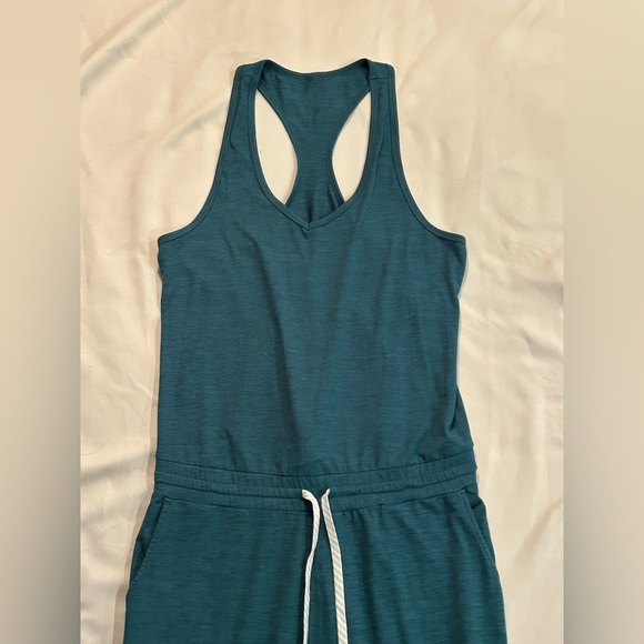 Vuori Lux Sleeveless Jumpsuit in Jade Heather - M - Picture 4 of 14